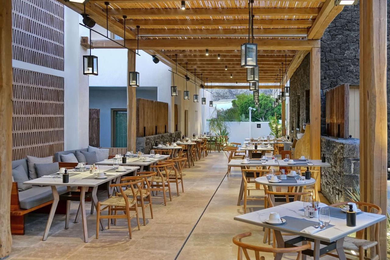 Radisson Blu Zaffron Resort, Santorini (Adults Only) Камари Экстерьер фото