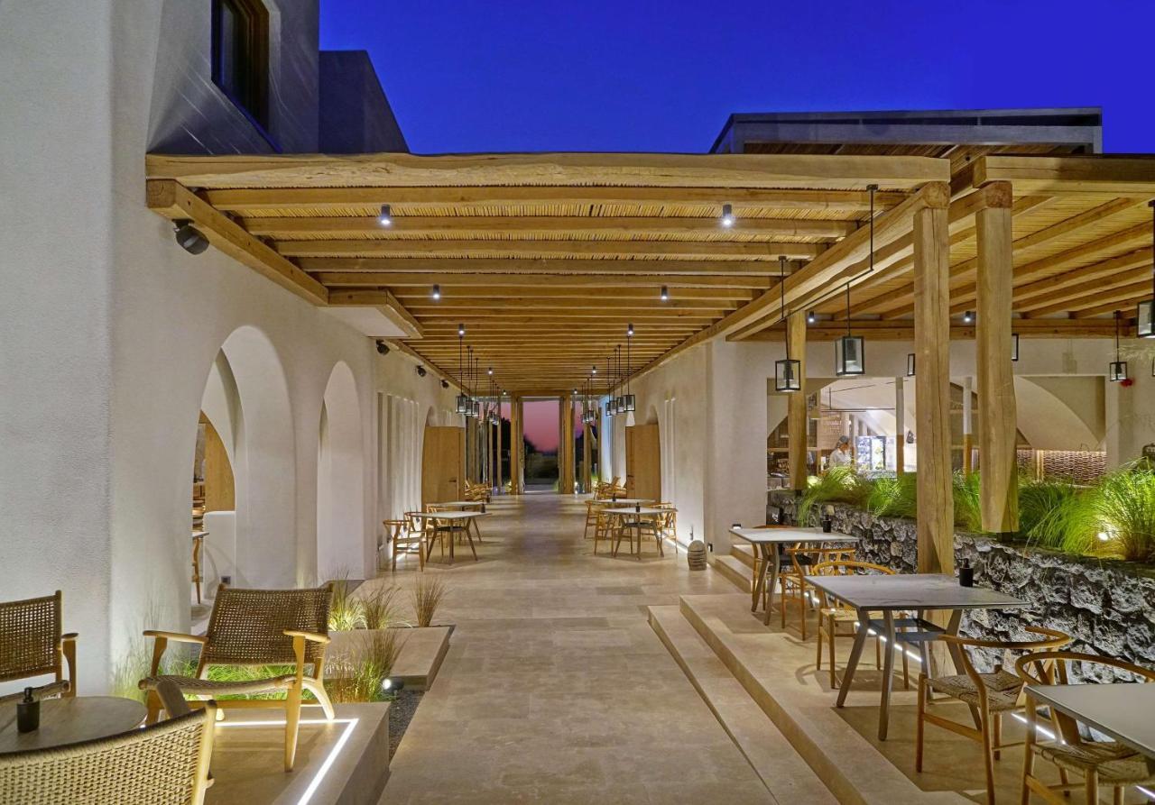 Radisson Blu Zaffron Resort, Santorini (Adults Only) Камари Экстерьер фото