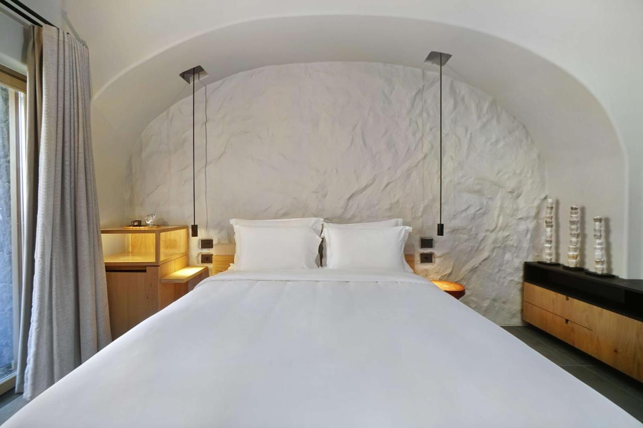 Radisson Blu Zaffron Resort, Santorini (Adults Only) Камари Экстерьер фото