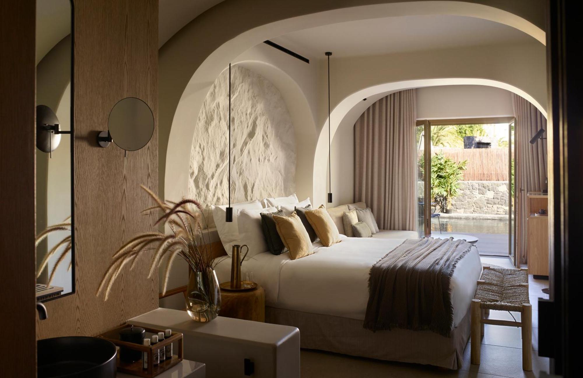 Radisson Blu Zaffron Resort, Santorini (Adults Only) Камари Номер фото